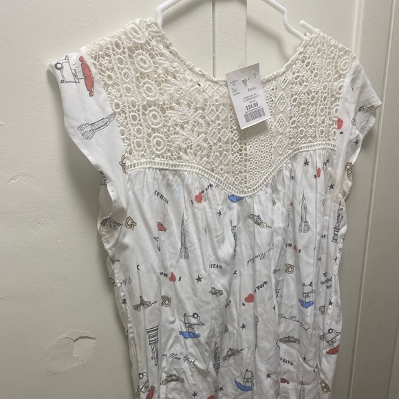 Brand new white top - Picture 2 of 5